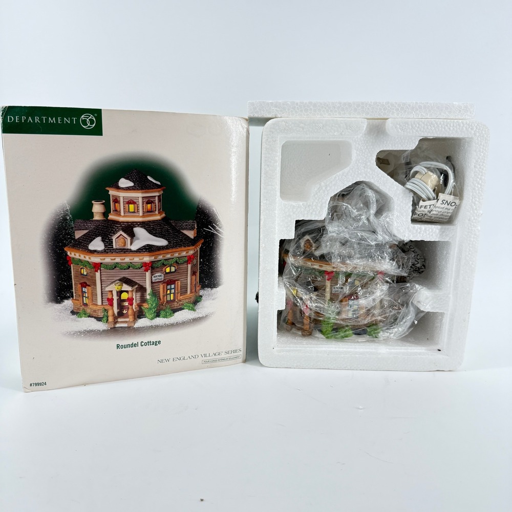 Dept 56 Roundel Cottage New England Village Series Brown Snow Decor 799924 Box